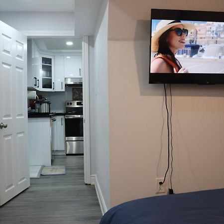 Garden 2 Bedroom Apt - Free Parking Wifi Laundry Workstation Brampton Esterno foto