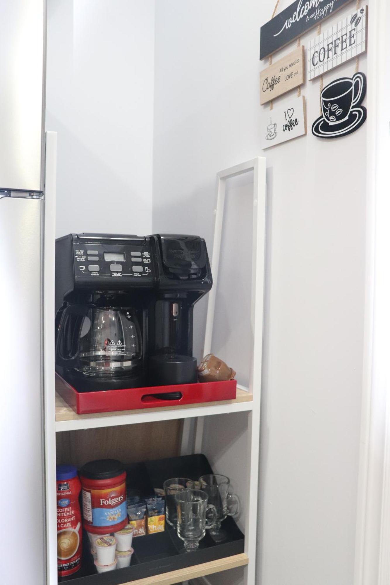 Garden 2 Bedroom Apt - Free Parking Wifi Laundry Workstation Brampton Esterno foto