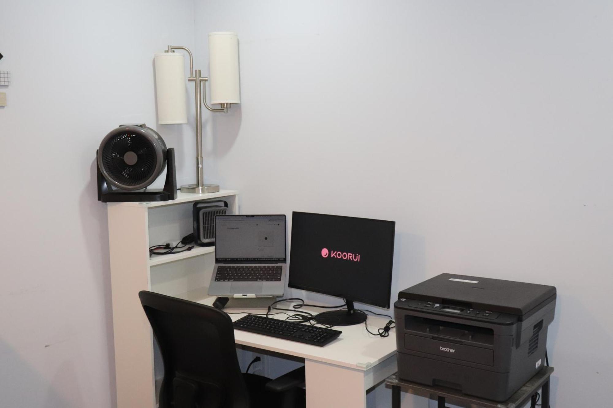 Garden 2 Bedroom Apt - Free Parking Wifi Laundry Workstation Brampton Esterno foto