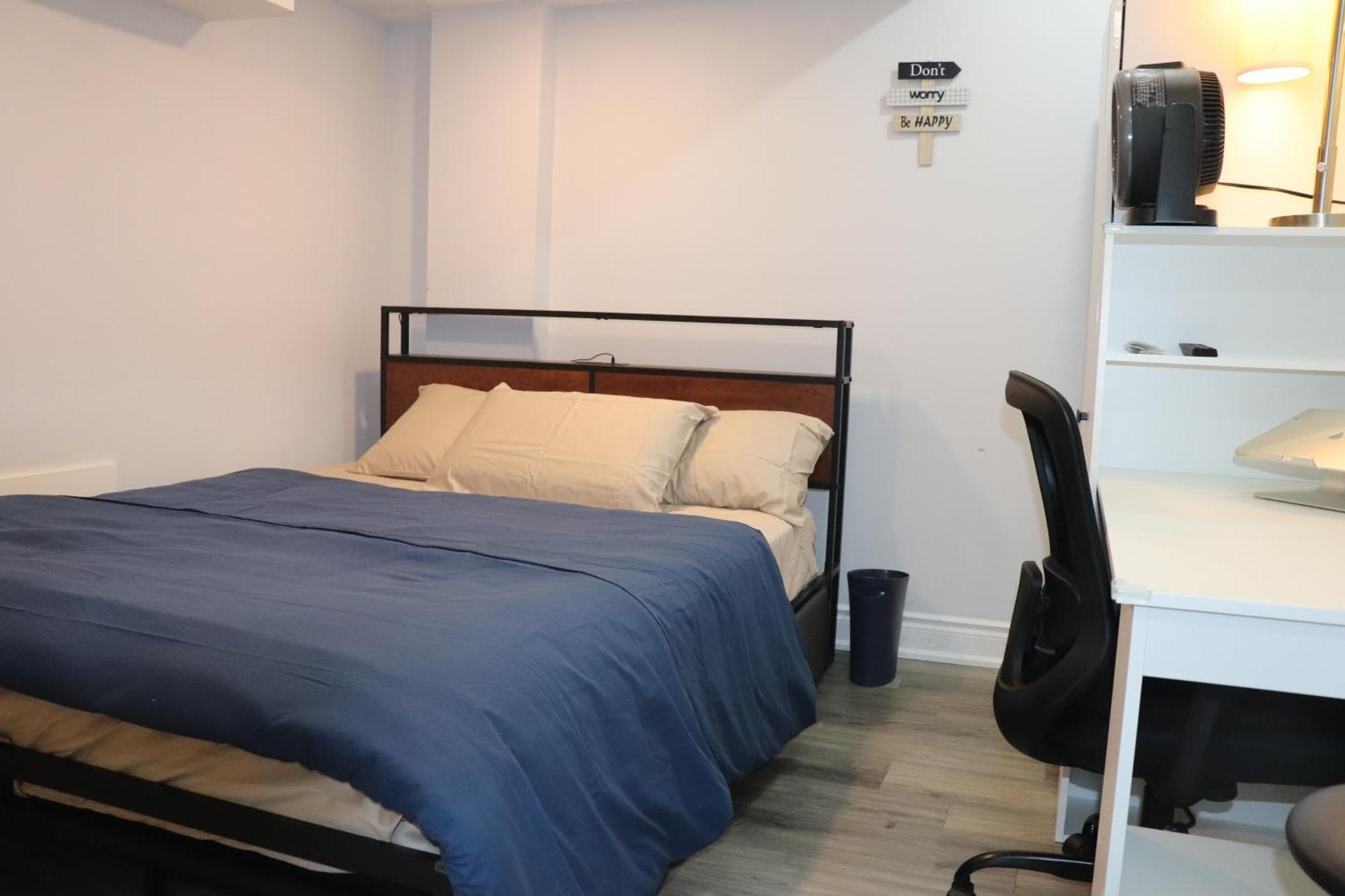 Garden 2 Bedroom Apt - Free Parking Wifi Laundry Workstation Brampton Esterno foto